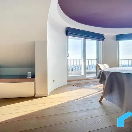 Duplex With Hinterland Views *