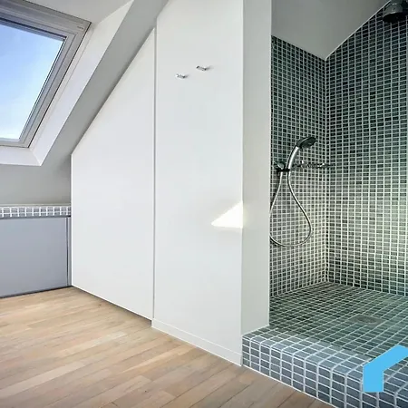 Duplex In By The Seawall * Knokke-Heist